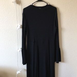 Trumpet sleeve maxi dress